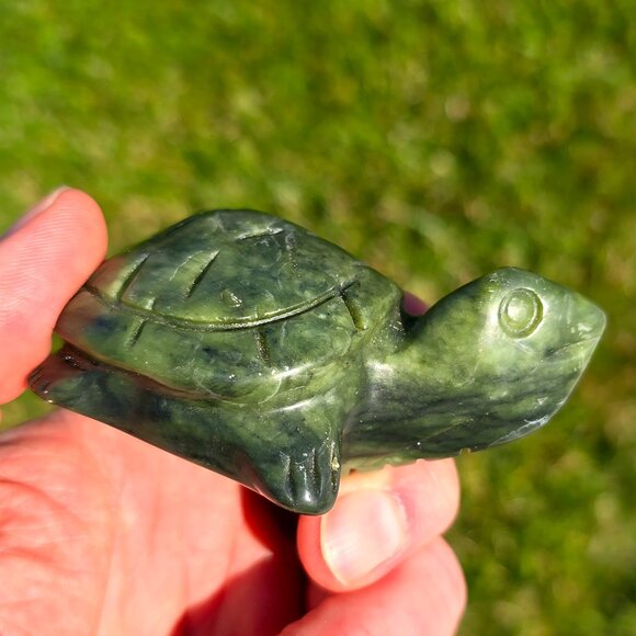 Nephrite Jade Turtle Carving – Protection, Longevity & Ancient Wisdom - Picture 3 of 4
